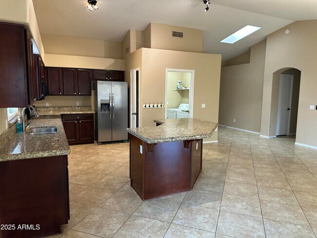 Building Photo - 4833 W Taro Dr