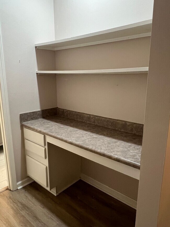 Building Photo - Lovely Condo with Updated Bathrooms and Private View - Summer House