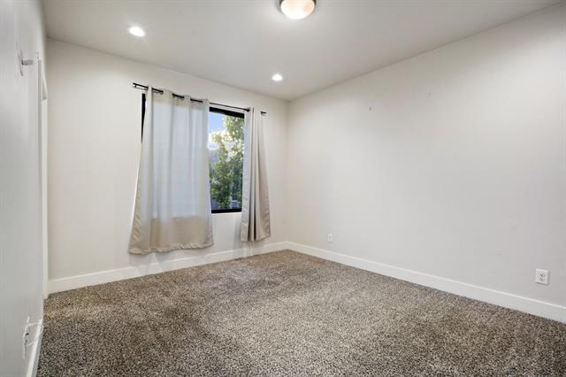 Building Photo - 410 Melba St