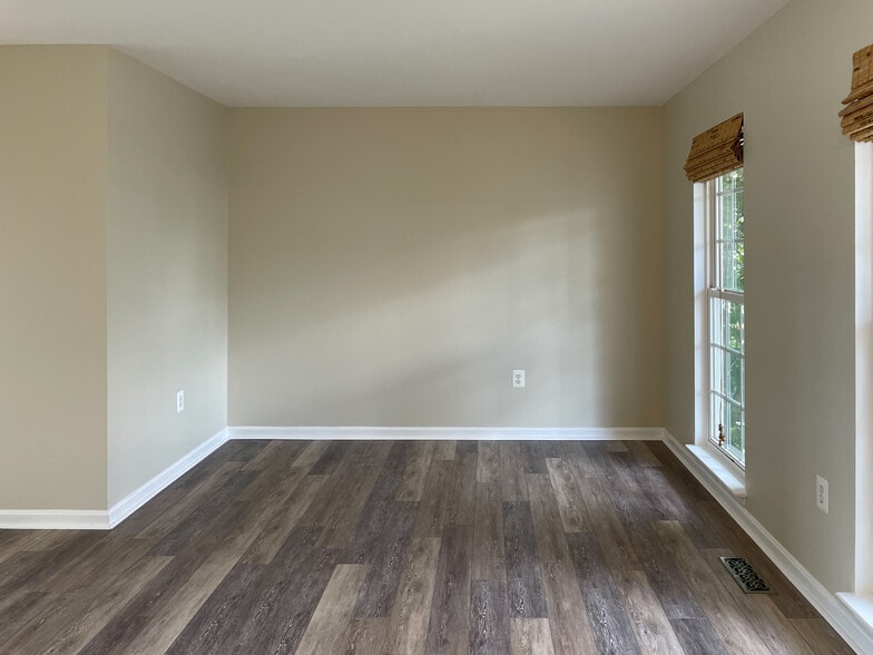 Building Photo - 35270 Overlook Dr