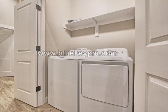 Building Photo - Unit 207-C:  3 Bed, 2.5 Bath Townhome in Kalama