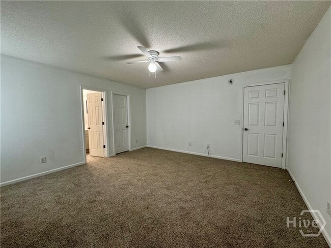 Building Photo - 18 Allen Brook Dr