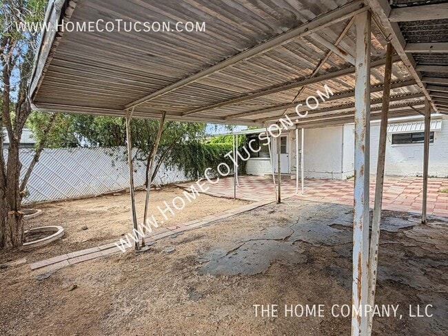 Building Photo - 4938 S Highland Dr