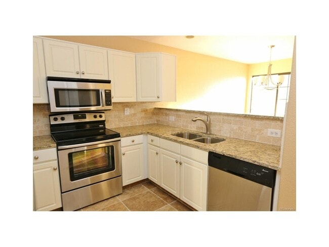 Building Photo - 8754 Allison Dr