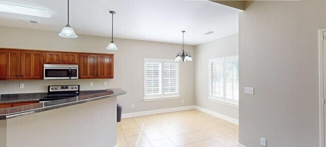 Building Photo - 763 Fairway Pointe Cove W