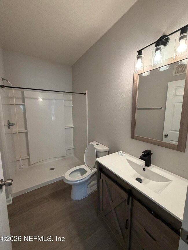 Building Photo - 8201 Green Parrot Rd