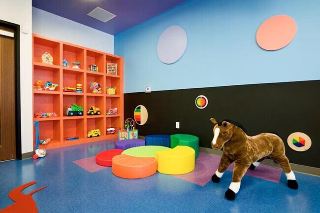 Building Photo - 40 E Pier Dr