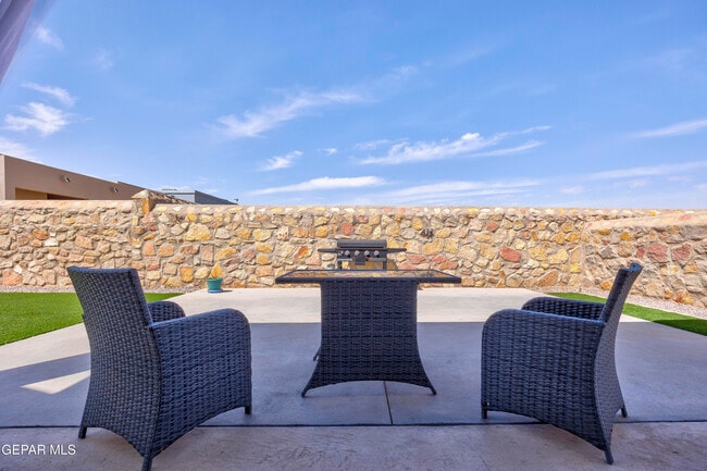 Building Photo - 2809 Tierra Garden Dr