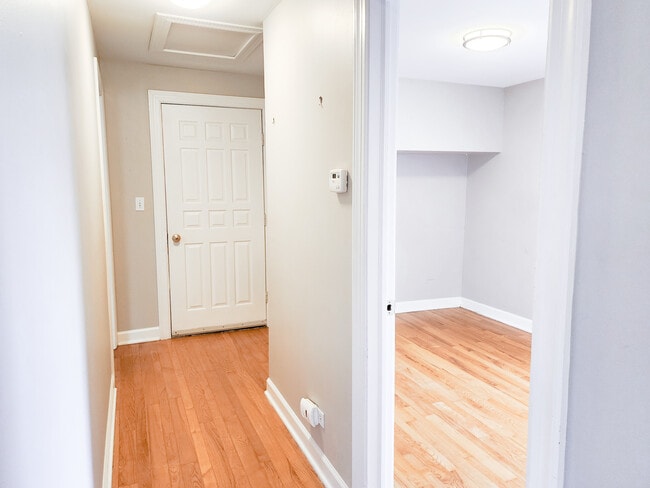 Building Photo - 1634 W Huron St