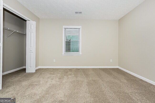 Building Photo - 295 Stoneridge Way