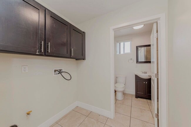 Building Photo - 8711 McKinley Pl