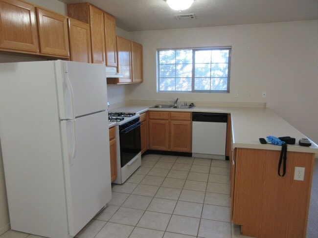Building Photo - Move-In Discount - 2 bedroom, 2 bathroom apartment