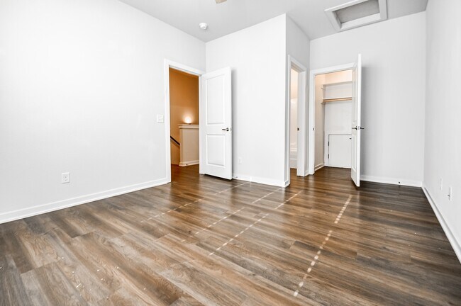 Building Photo - 605 Whitham Ave
