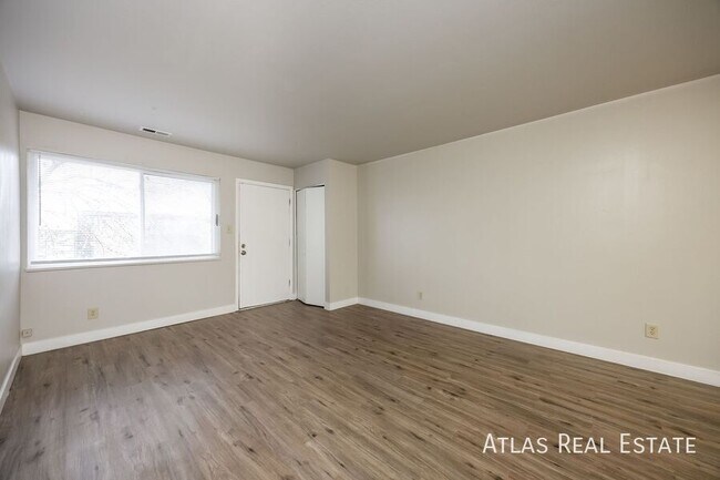 Building Photo - 1809 Eagle View Dr