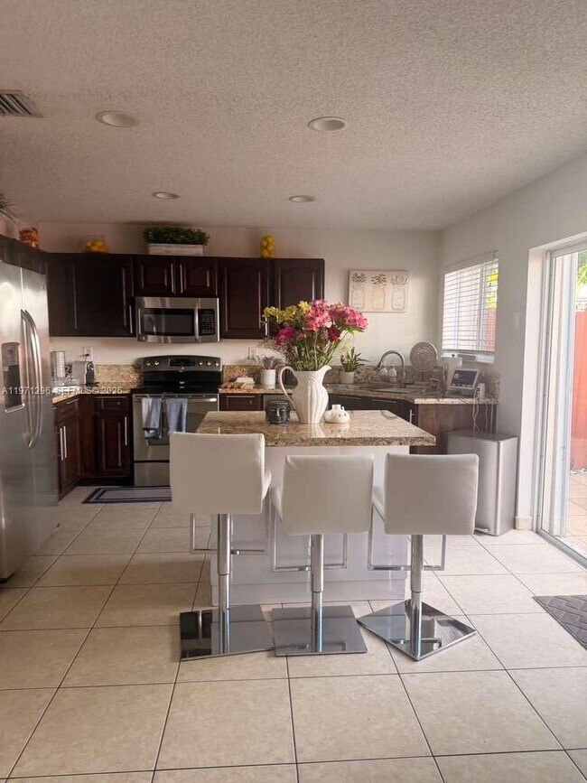 Building Photo - 10863 NW 53rd Ln