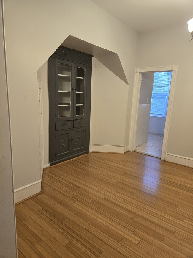 Building Photo - 4252 N 15th St