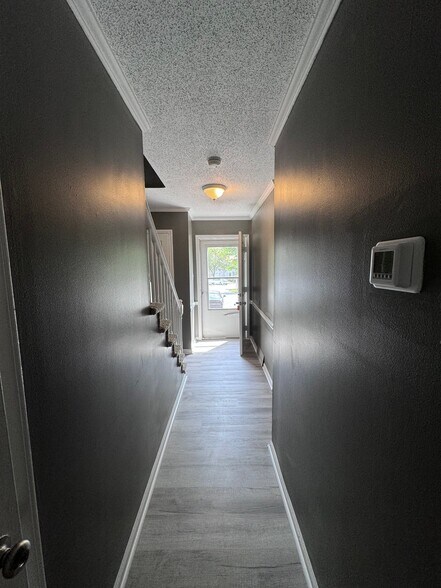 Building Photo - 1131 Glendale Dr