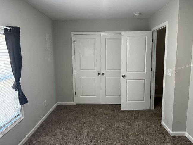 Building Photo - 2 bedroom 2.5 bath Townhouse in Hope Mills