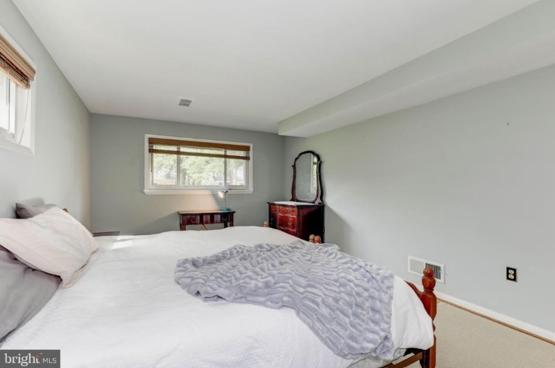 Building Photo - 6222 Rockhurst Rd