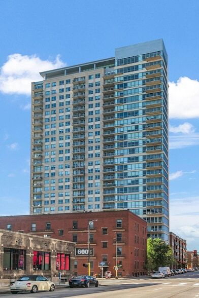 Building Photo - 929 Portland Ave