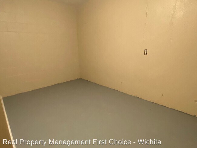 Building Photo - 2 br, 1 bath House - 725 W Stackman Dr #8