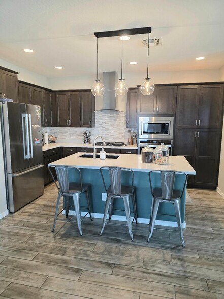 Gourmet Kitchen - 5154 N 188th Ln