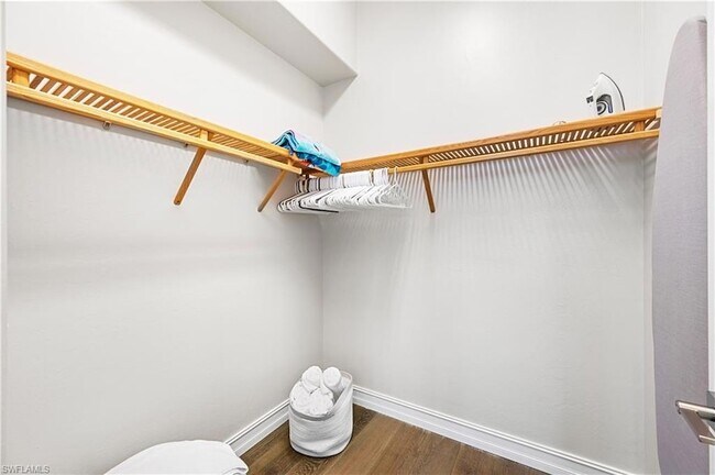 Building Photo - 2738 Tiburon Blvd E