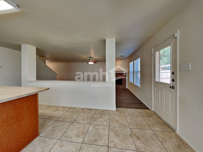 Building Photo - 10624 Cochron Dr