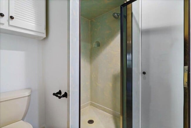 Building Photo - 318 Columbine St