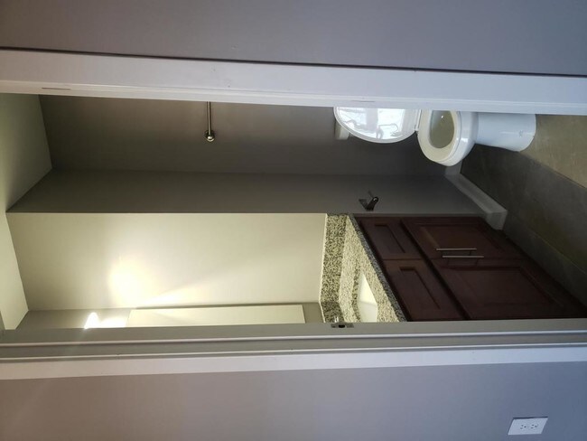 Building Photo - 331 Paddington Ct