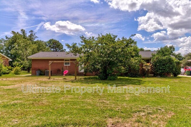 Building Photo - 317 Johnston Dr