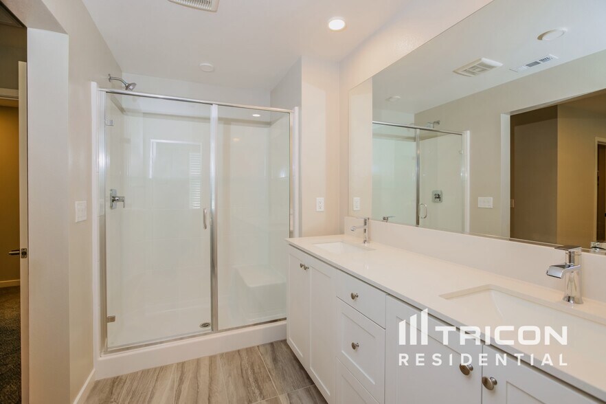 Building Photo - 31556 Hans Dr