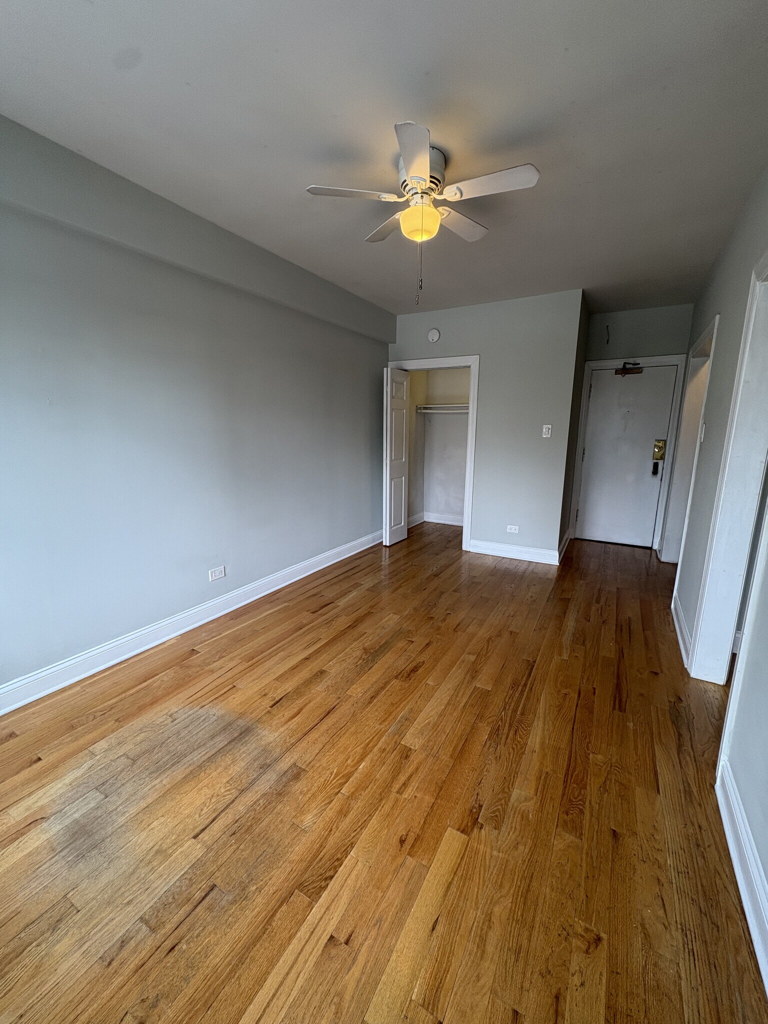 Building Photo - 1154 N Dearborn St