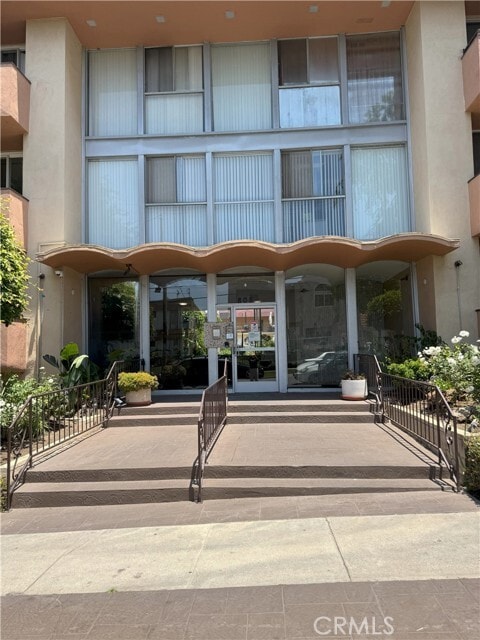 Building Photo - 805 Glenway Dr
