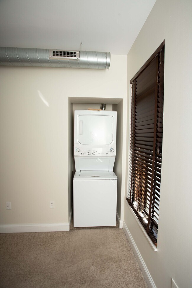 Building Photo - 65 S 5th St