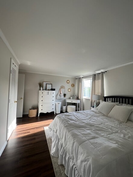 Building Photo - 701 Edgecliff St