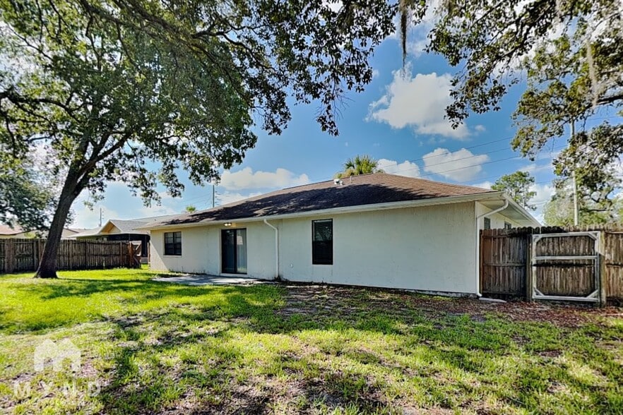 Building Photo - 10327 Lansfield St
