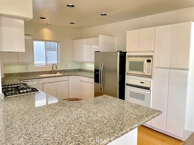 Building Photo - 1342 Manhattan Ave