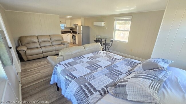 Building Photo - 683 Lake June Rd