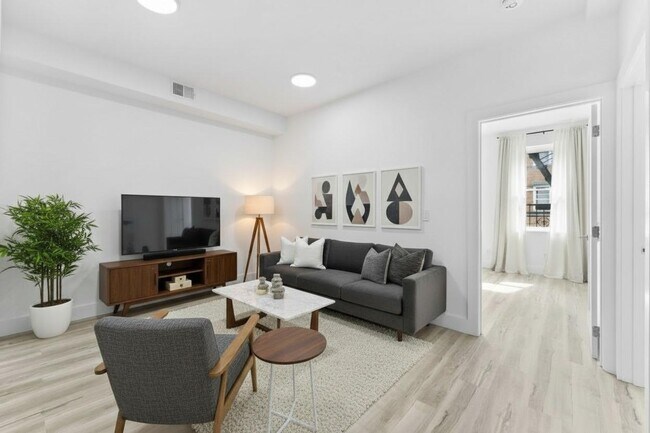 Building Photo - 2505 Central Ave