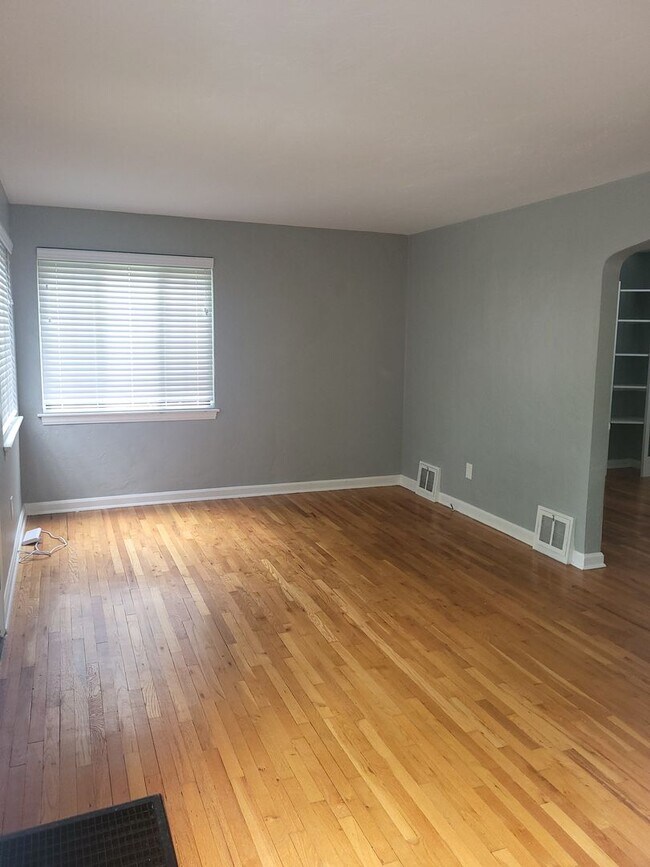 Building Photo - Beautiful 3 bedroom house in Brookline