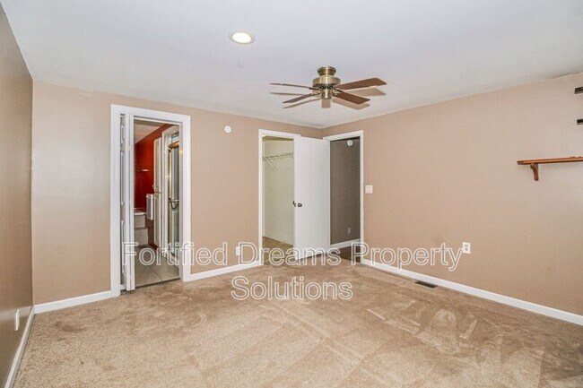 Building Photo - 9451 Green Loop Rd NE