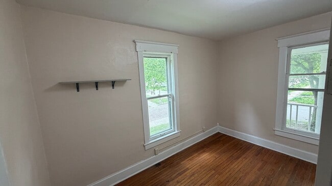 Building Photo - 312 S Coler Ave