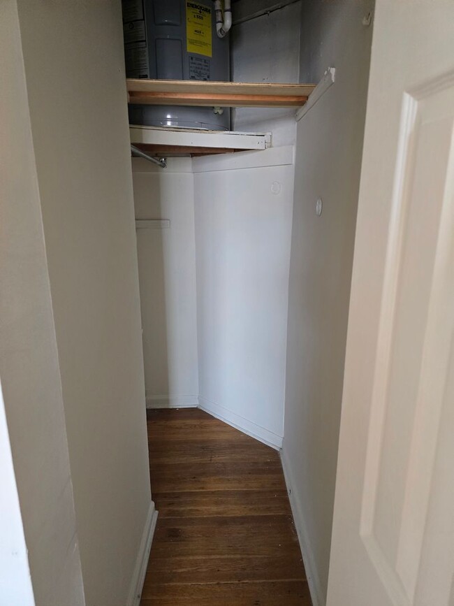 Building Photo - ONE BEDROOM RITTENHOUSE APARTMENT - FREE W...