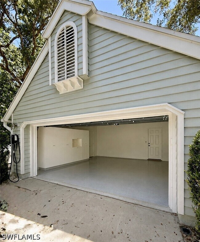 Building Photo - 1546 Sabal Ct