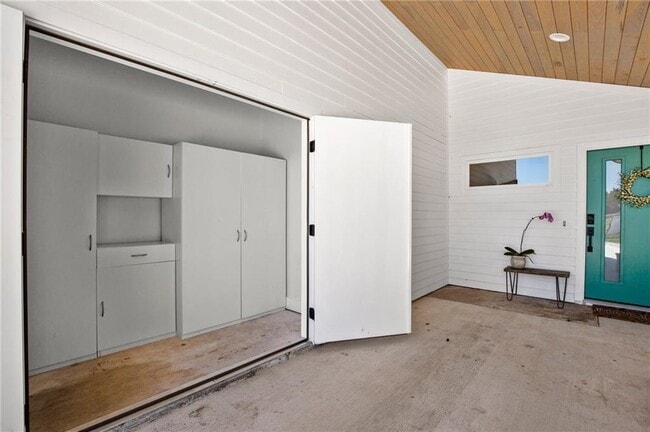 Building Photo - 1128 Gardner Rd