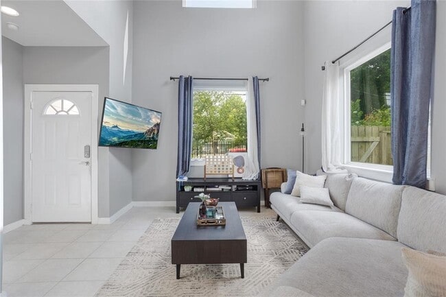 Building Photo - 4625 Mallow St