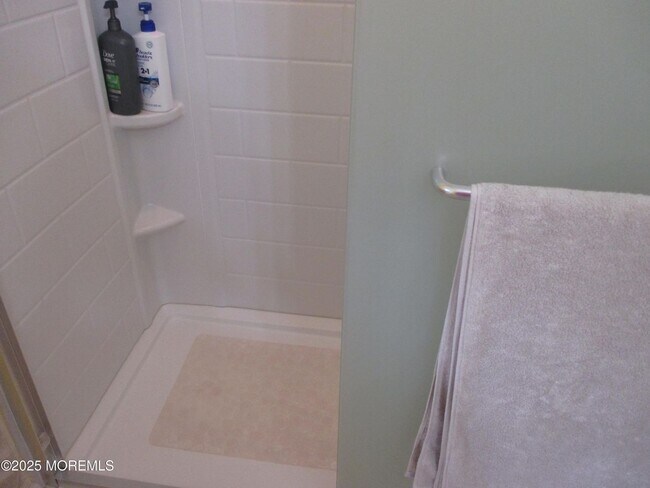 Building Photo - 496 A Thornbury Ct-496