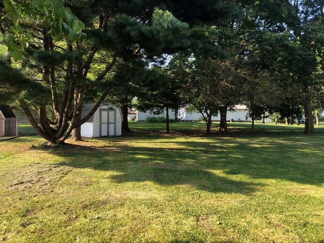 Building Photo - Remodeled 3 bedroom 1 bath home with attached one car garage in Rossville, IL