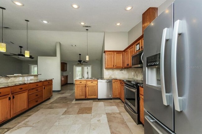 Building Photo - 637 Regency Way
